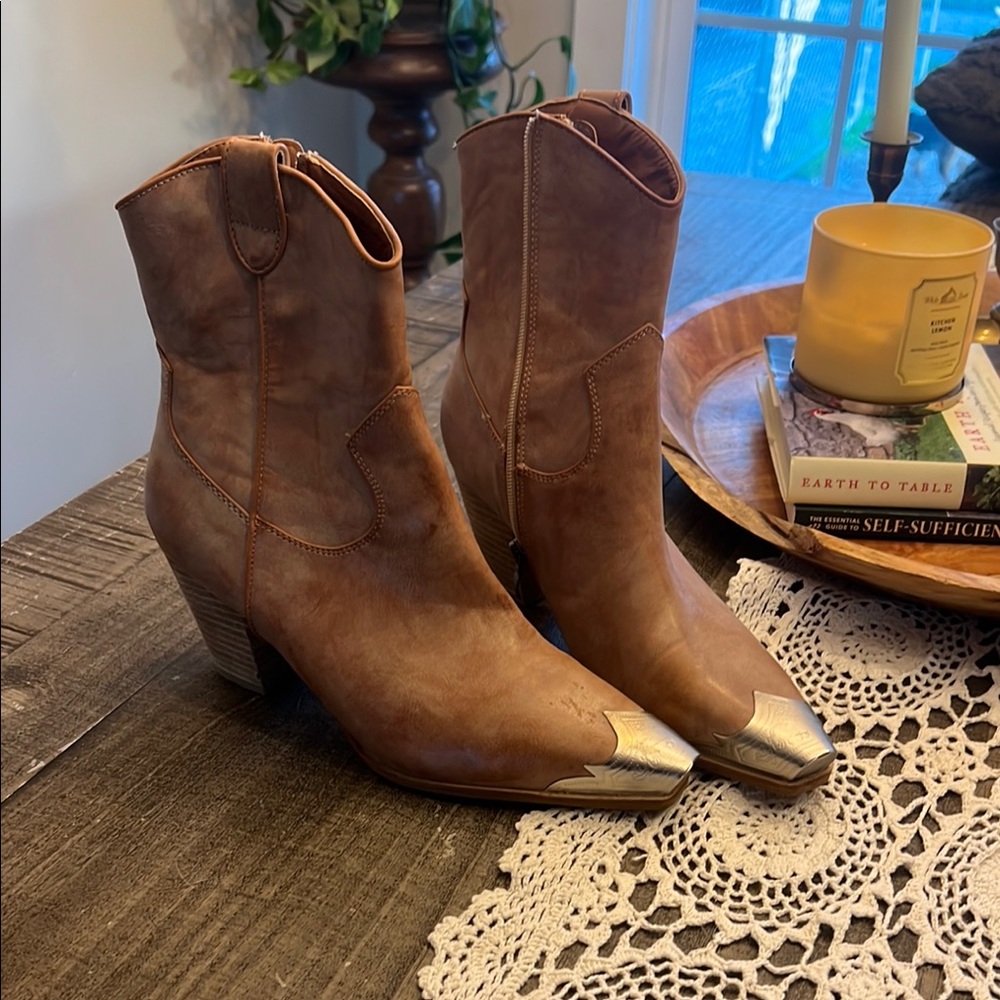 Brown Leather Western Ankle Boots with Silver Accents